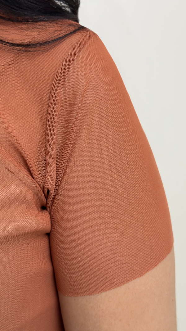 Blusa tule modelo casual e fitness