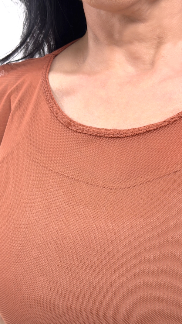 Blusa tule modelo casual e fitness